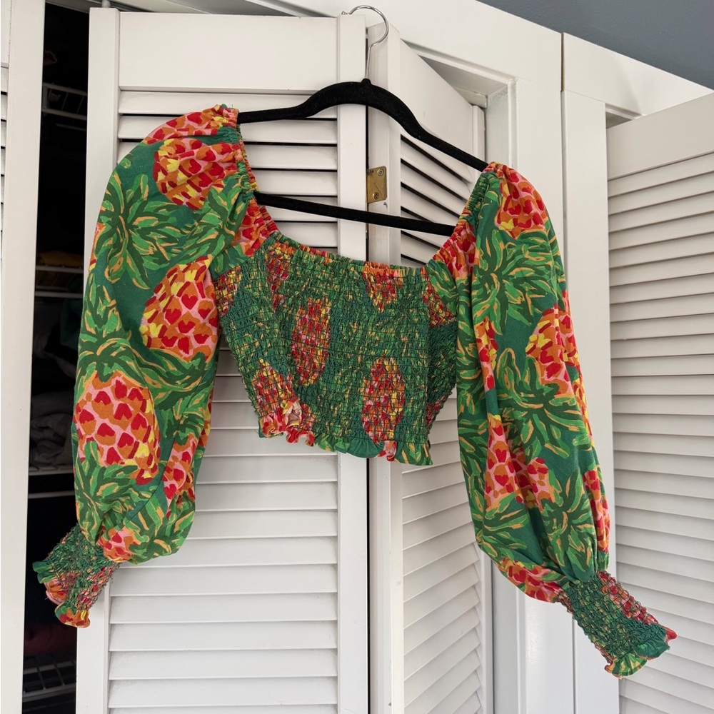 Farm rio pineapples galore- size small. Only worn twice. Great condition.